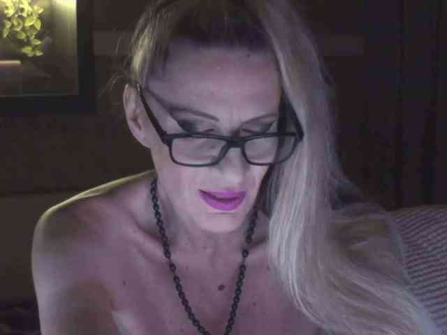AngelCumsxxx webcam