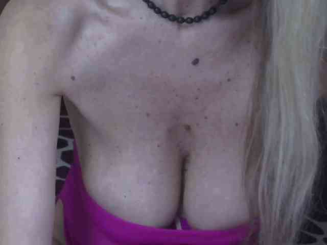 AngelCumsxxx webcam