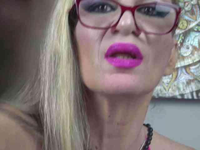 AngelCumsxxx webcam