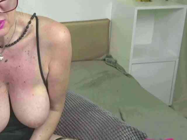 AngelCumsxxx webcam