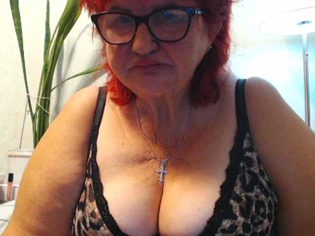 PeggySoft live cam on BongaCams