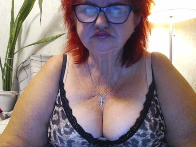 PeggySoft live cam on BongaCams