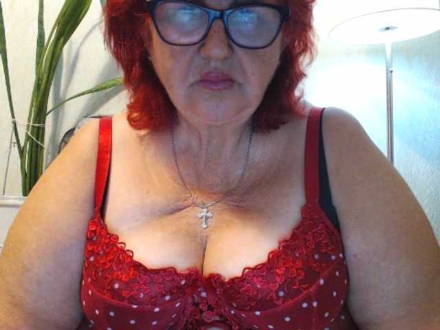 PeggySoft live cam on BongaCams