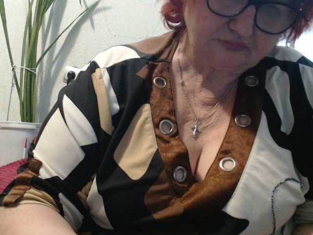 PeggySoft's BongaCams show and profile