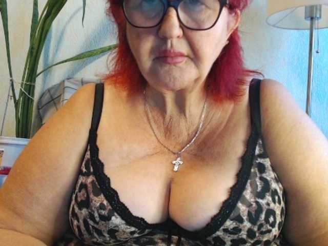 PeggySoft live cam on BongaCams