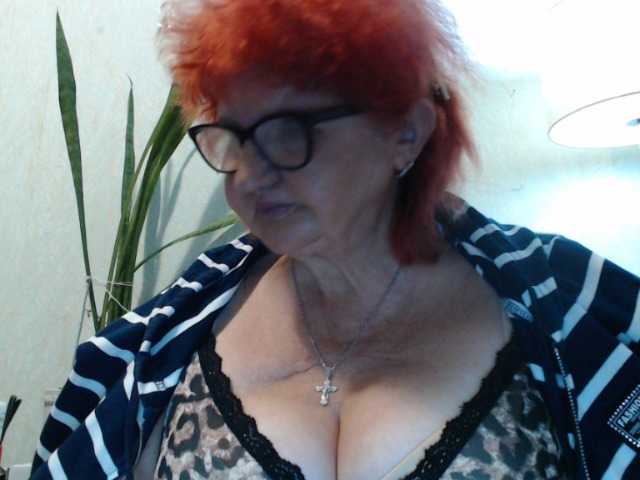 PeggySoft live cam on BongaCams