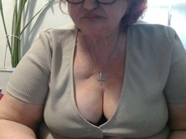 PeggySoft's BongaCams show and profile