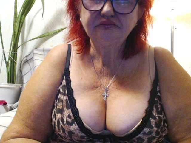 PeggySoft live cam on BongaCams