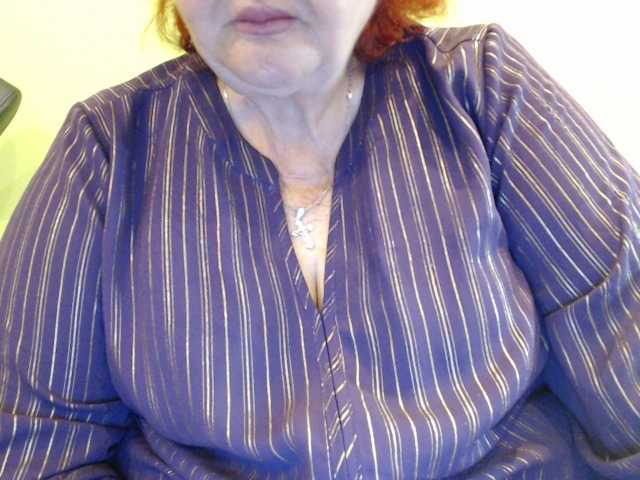 le modèle PeggySoft est en webcam porno dans un show sur le site bongacams, il possède les tags suivants: White/Caucasian,Redhead,Shaved