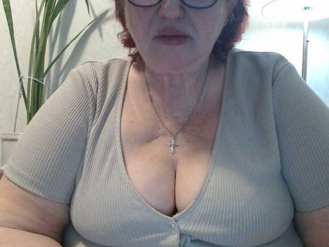 PeggySoft's BongaCams show and profile