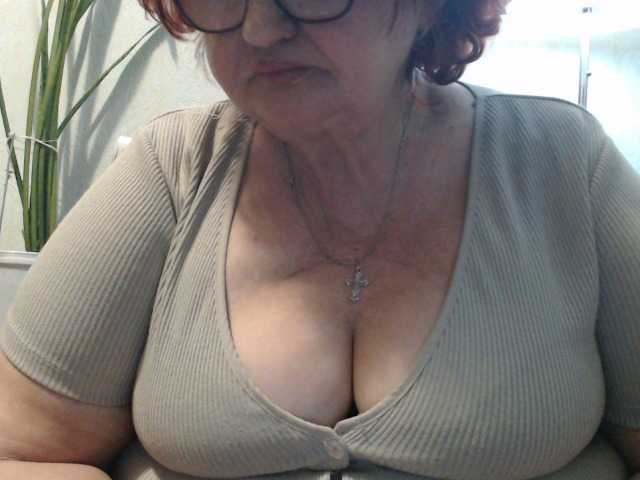 PeggySoft's BongaCams show and profile