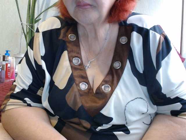 le modèle PeggySoft est en webcam porno dans un show sur le site bongacams, il possède les tags suivants: White/Caucasian,Redhead,Shaved
