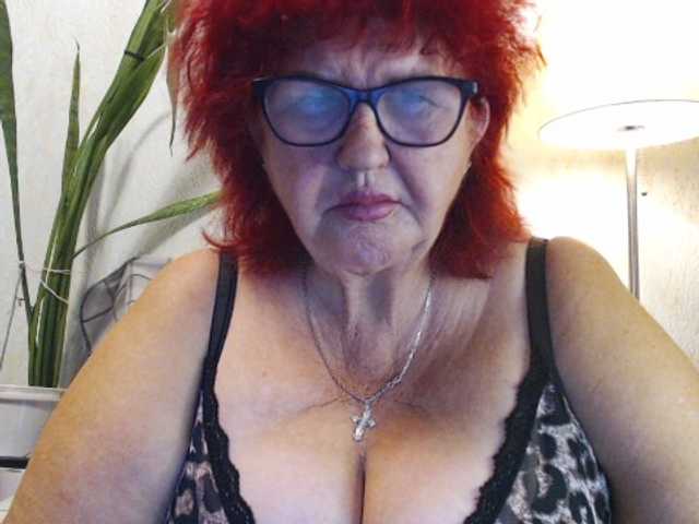 PeggySoft live cam on BongaCams