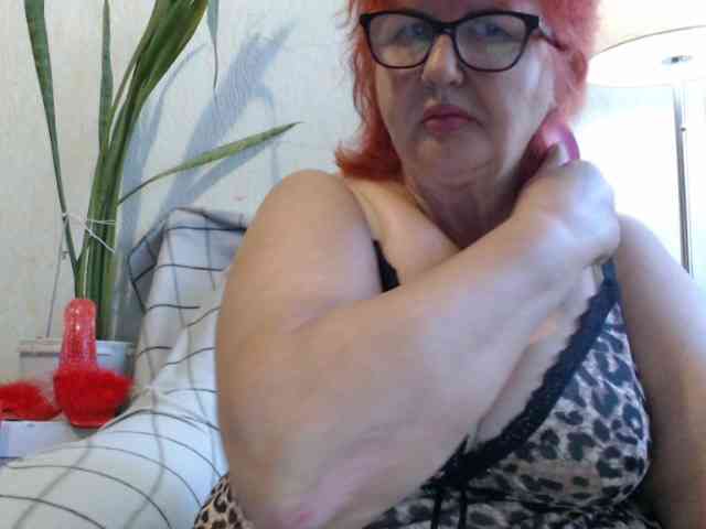 PeggySoft live female cam on bongacams