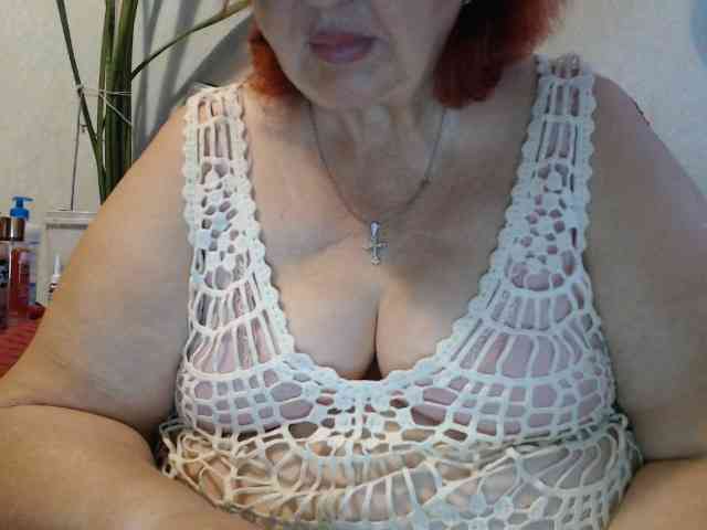PeggySoft live female cam on bongacams