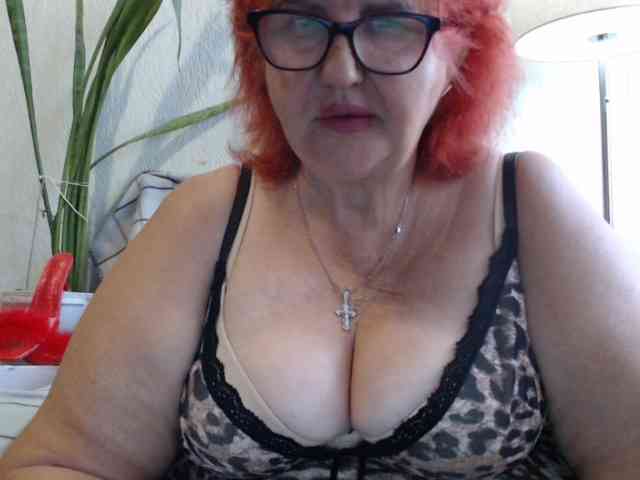 PeggySoft live female cam on bongacams