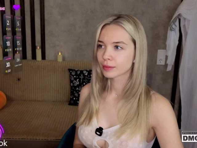 Hollywww live cam