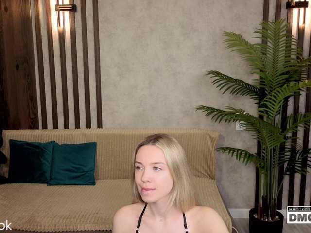 Hollywww's BongaCams show and profile