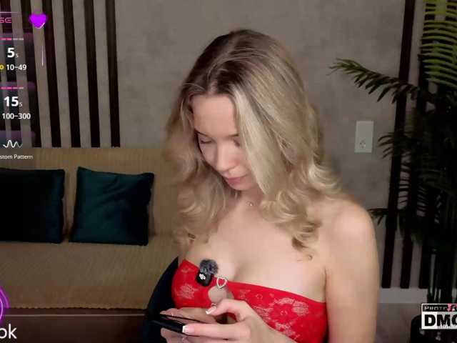 Hollywww, en directo ahora en BongaCams