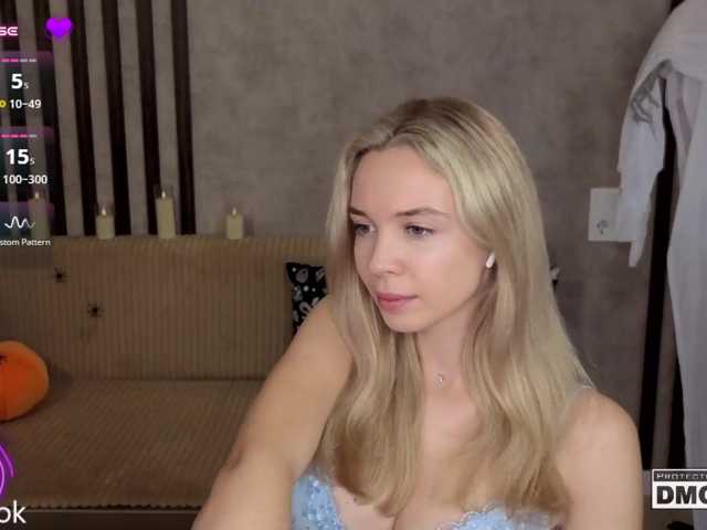 Hollywww live cam