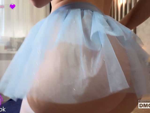 Hollywww live cam on BongaCams