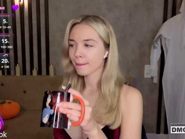 Hollywww live cam