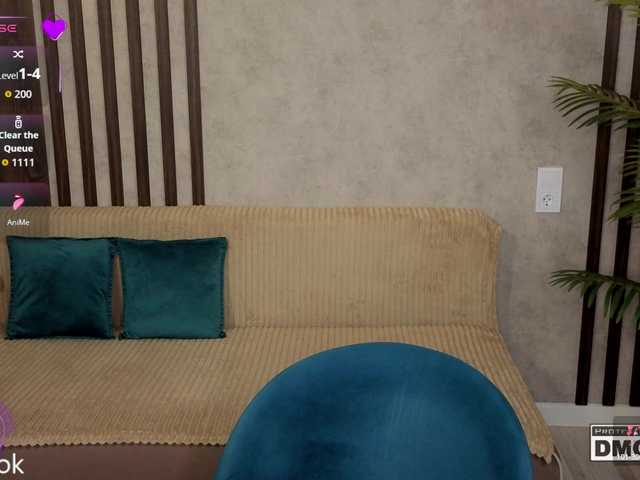 Hollywww live cam on BongaCams