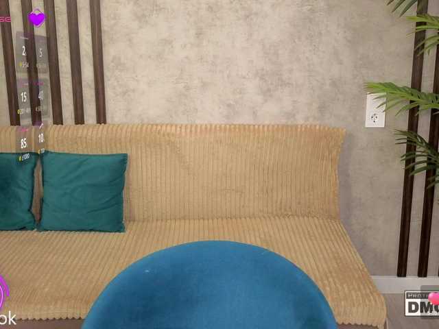 Hollywww live cam on BongaCams