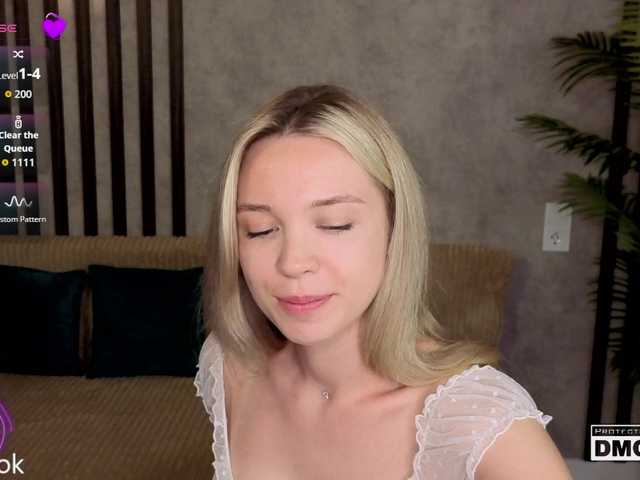 Hollywww live webcam show