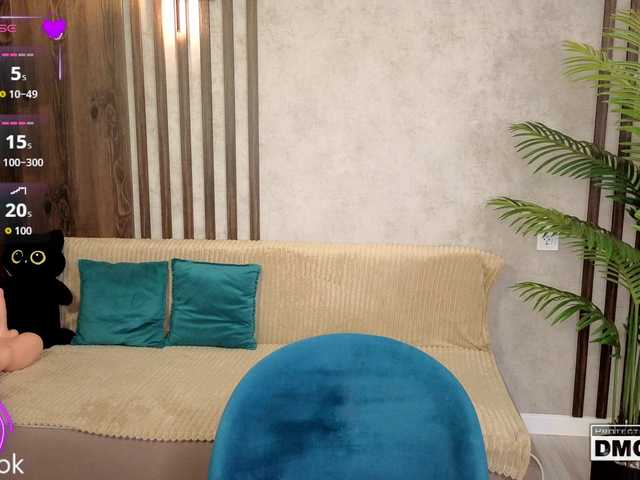 Hollywww's BongaCams show and profile