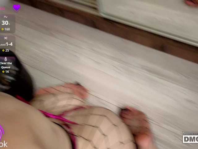 Hollywww live cam on BongaCams