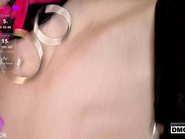 Hollywww live cam on BongaCams