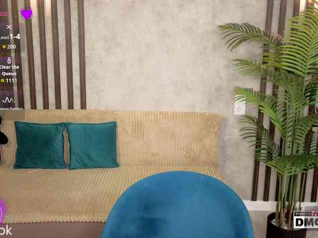 hollywww's live room
