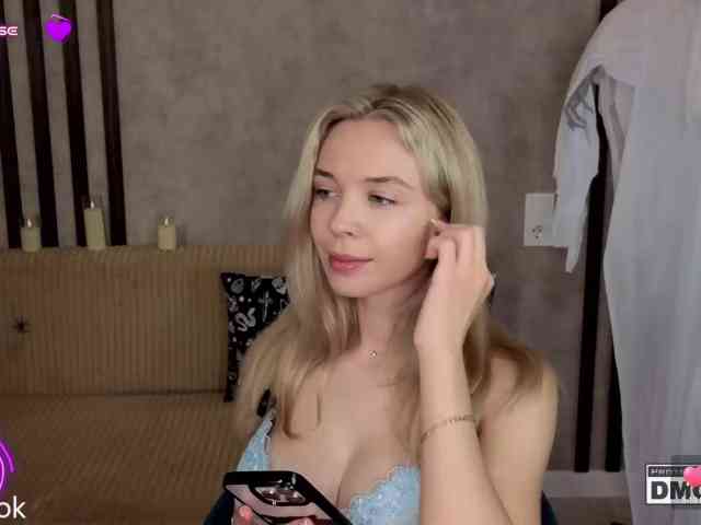 Модель: Hollywww