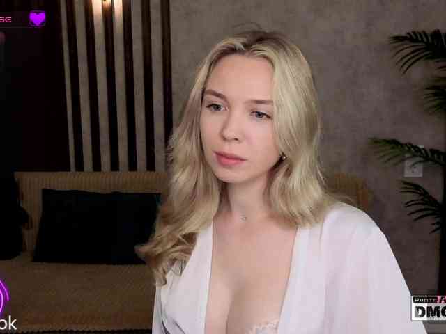 Hollywww Sex Cam Show