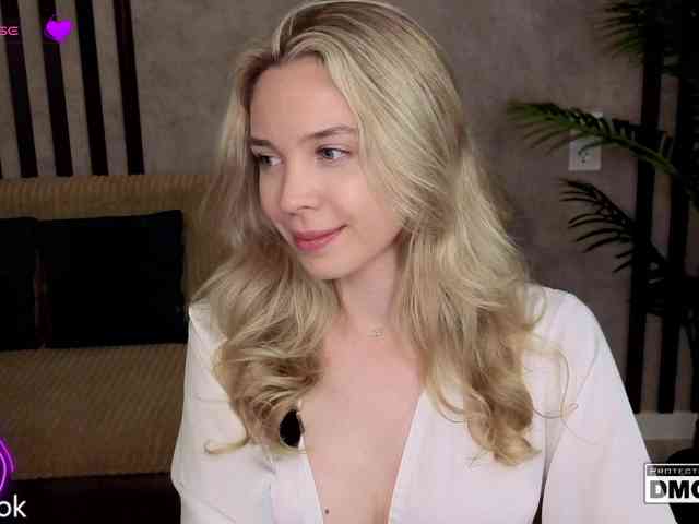 Hollywww Sex Cam Show