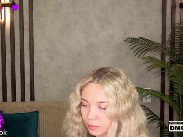 Hollywww Sex Cam Show