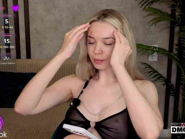 Hollywww Sex Cam Show