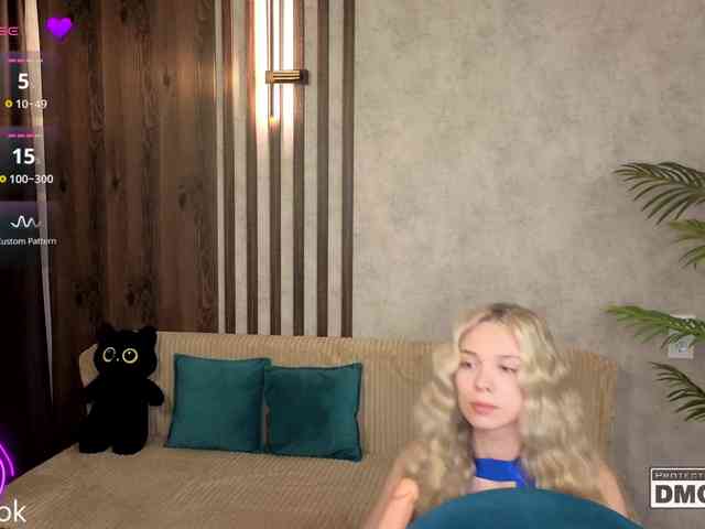 Hollywww Sex Cam Show