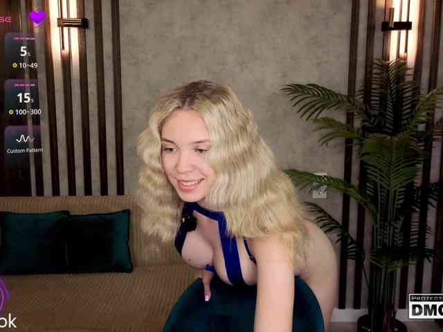 Hollywww Sex Cam Show