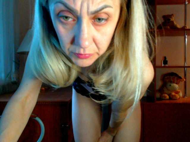 Tanya6547, live now on BongaCams