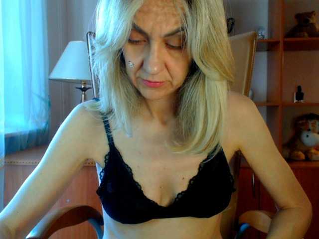 Tanya6547 live cam on BongaCams