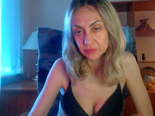 Tanya6547 live cam on BongaCams