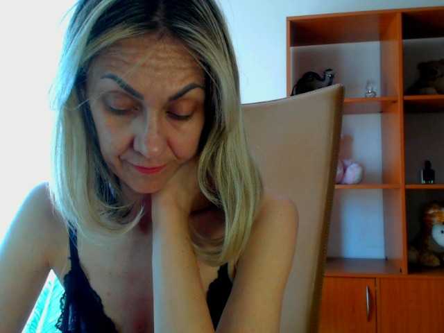Tanya6547 live cam on BongaCams