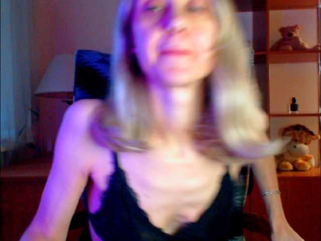 Tanya6547 live cam on BongaCams
