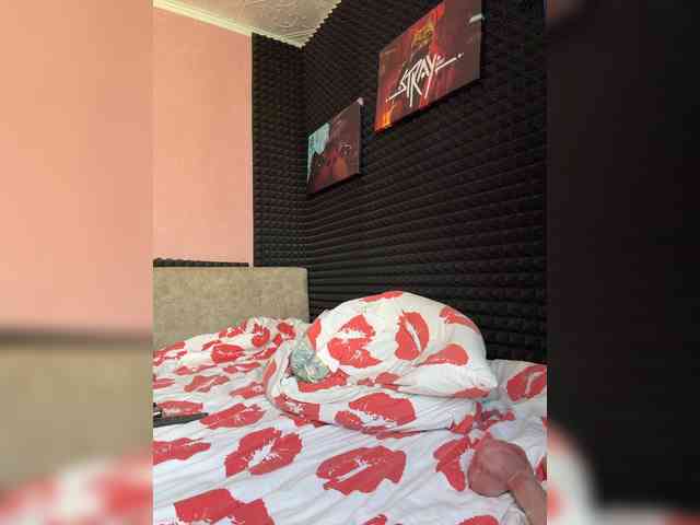 StrawberryGirl- webcam
