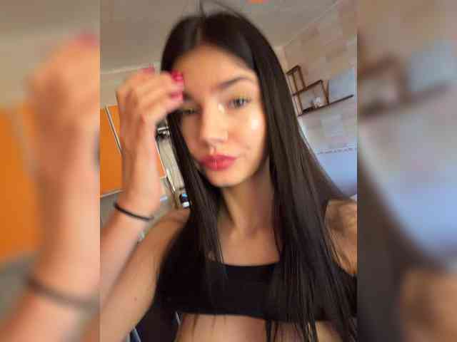 StrawberryGirl- webcam