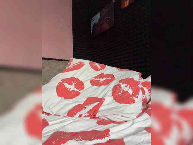 StrawberryGirl-