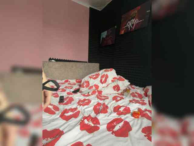 StrawberryGirl- webcam