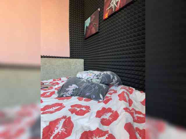 StrawberryGirl- webcam